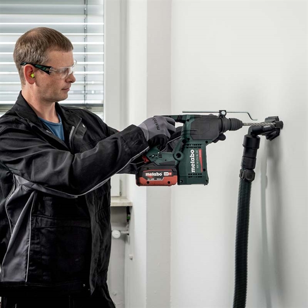 Boring med Metabo borehammer