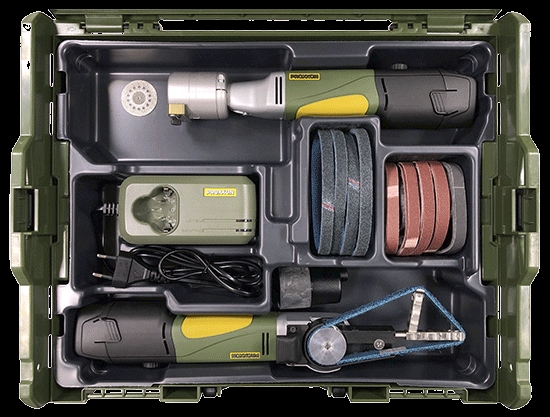 Plads til 2 styks akkumaskiner + tilbehør (Maskiner og tilbehør ikke inkluderet)