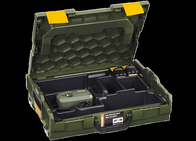 Kufferten indeholder 2 batterier og lader